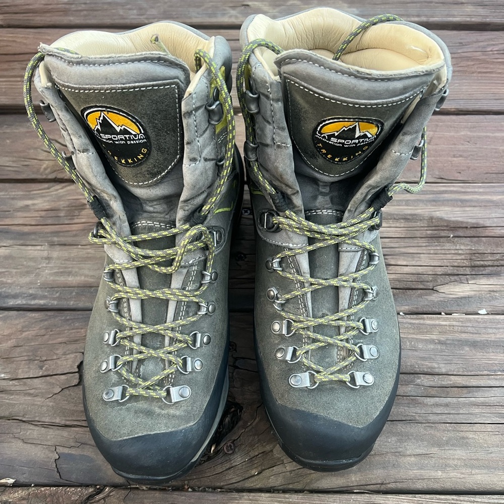 LA SPORTEVA Very expensive, well-made, hiking boots. Size 42.